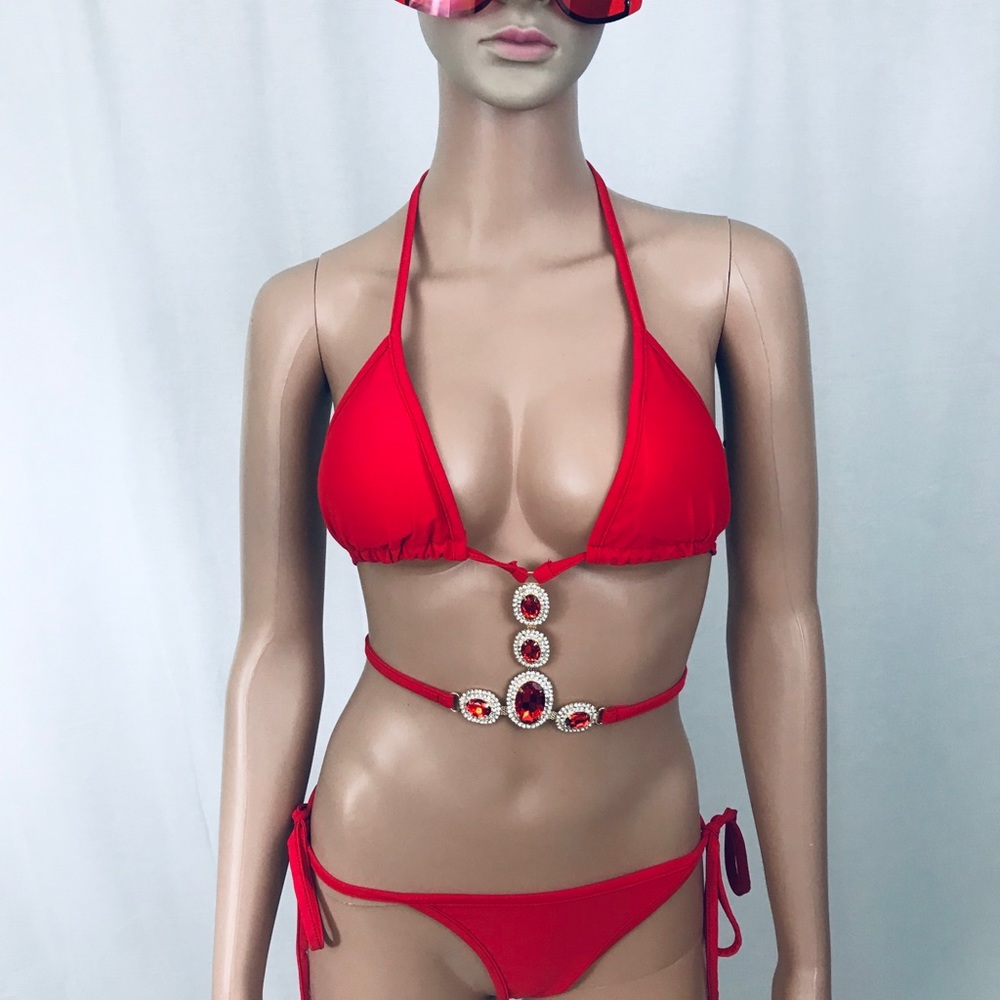 Red Bikini - Picture 2 of 8
